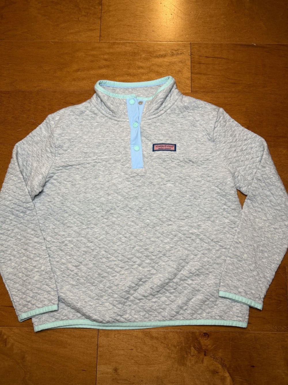 Vineyard Vines Quilted Kids Pullover in Light Gray with Mint Trim
